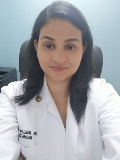 Dra. Experta en dermatología Dra. Experta en dermatología